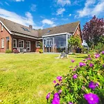 Huus Binnensee - Erdgeschoss-wohnung Mit Garten & Seeblick - Wintergarten & Terrasse - Hundefreundlich - Ruhige Lage - Suedstrand 5 Min Mit Rad Fehmarn
