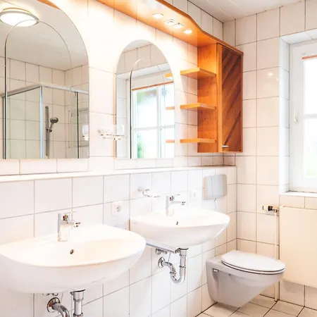 Huus Binnensee - Erdgeschoss-wohnung Mit Garten & Seeblick - Wintergarten & Terrasse - Hundefreundlich - Ruhige Lage - Suedstrand 5 Min Mit Rad Апартаменты Фемарн