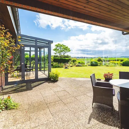 Huus Binnensee - Erdgeschoss-wohnung Mit Garten & Seeblick - Wintergarten & Terrasse - Hundefreundlich - Ruhige Lage - Suedstrand 5 Min Mit Rad * Фемарн