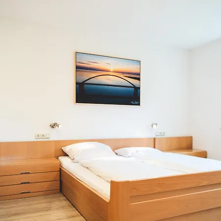 Huus Binnensee - Erdgeschoss-wohnung Mit Garten & Seeblick - Wintergarten & Terrasse - Hundefreundlich - Ruhige Lage - Suedstrand 5 Min Mit Rad Апартаменты Фемарн