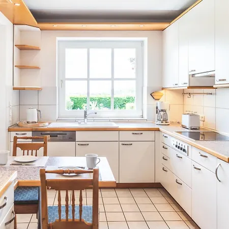 Huus Binnensee - Erdgeschoss-Wohnung Mit Garten & Seeblick - Wintergarten & Terrasse - Hundefreundlich - Ruhige Lage - Suedstrand 5 Min Mit Rad *