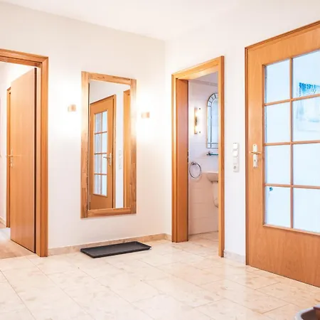 Huus Binnensee - Erdgeschoss-wohnung Mit Garten & Seeblick - Wintergarten & Terrasse - Hundefreundlich - Ruhige Lage - Suedstrand 5 Min Mit Rad Фемарн