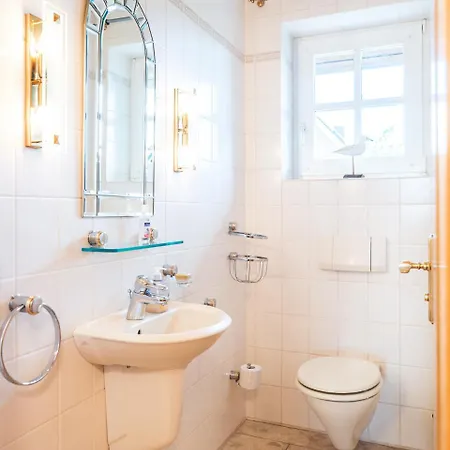 Huus Binnensee - Erdgeschoss-wohnung Mit Garten & Seeblick - Wintergarten & Terrasse - Hundefreundlich - Ruhige Lage - Suedstrand 5 Min Mit Rad * Фемарн